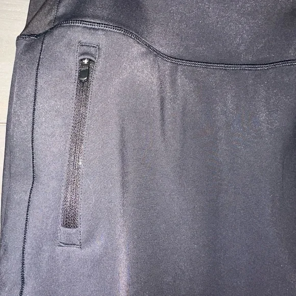 ATHLETA FAIRWAY GOLF SKORT. - Picture 2 of 7